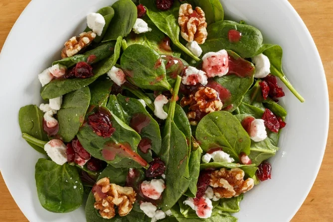 ensalada de espinacas y nueces