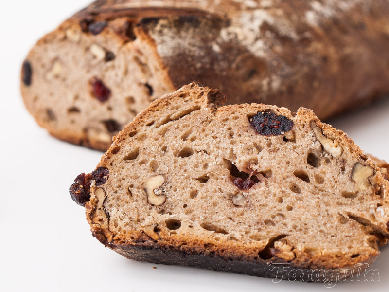 Pan de nueces y arándanos